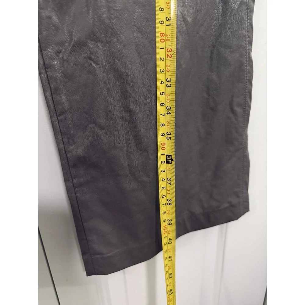 NWT Nia Women's Vegan Leather Cargo‎ Pant Size Small Gray